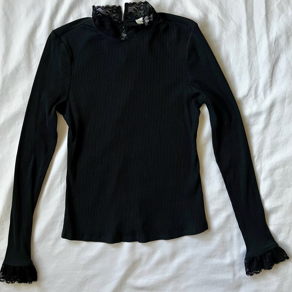 NWOT Sugarlips Ruffled Fitted Top